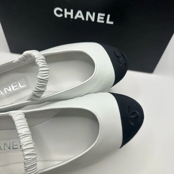 Chanel White and Black Ballet Flats - Picture 6 of 10
